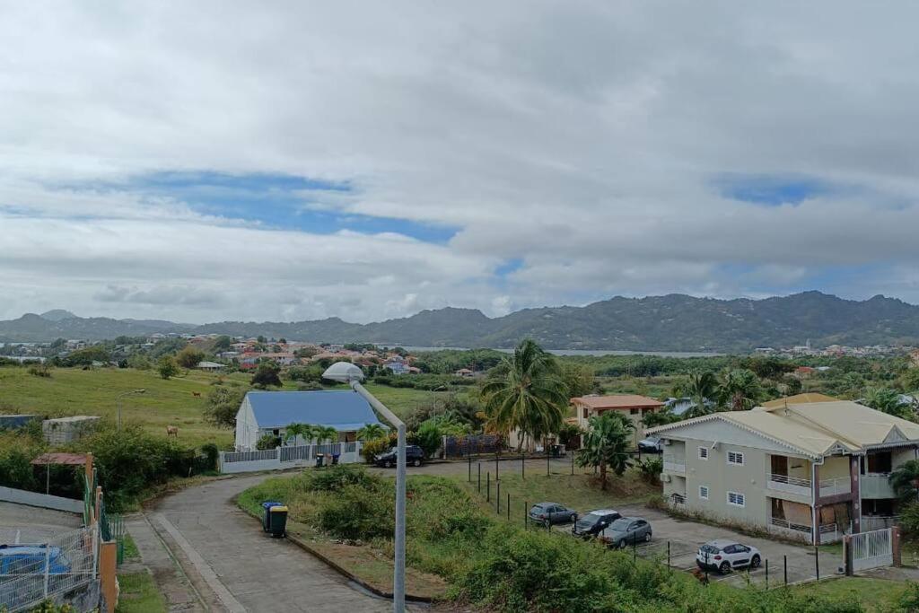 A 10Min De La Plage, Agreable Appartement Lumineux Le Robert Exterior photo